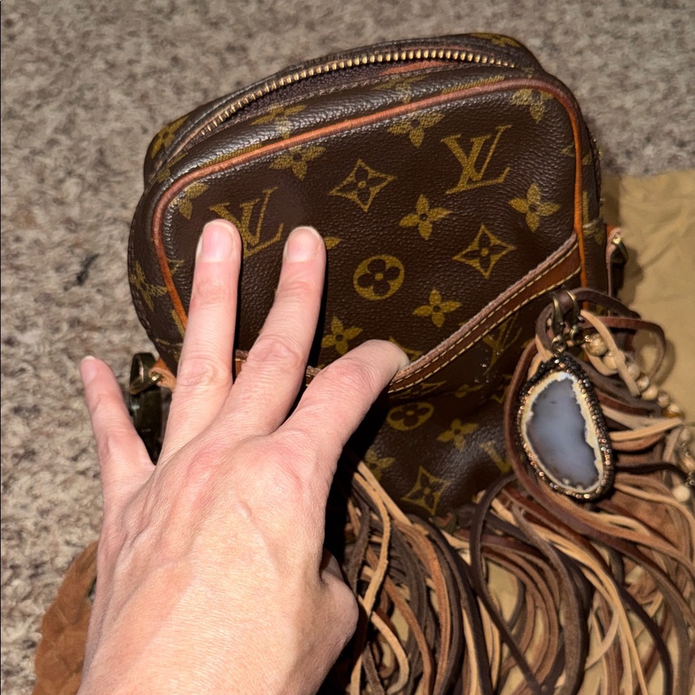 Louis Vuitton Brown Fringe Crossbody Bag - Picture 4 of 8